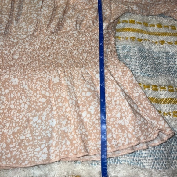 Urban Romantics Smocked Gathered Floral Peplum Peasant Top Wideneck - Picture 5 of 5